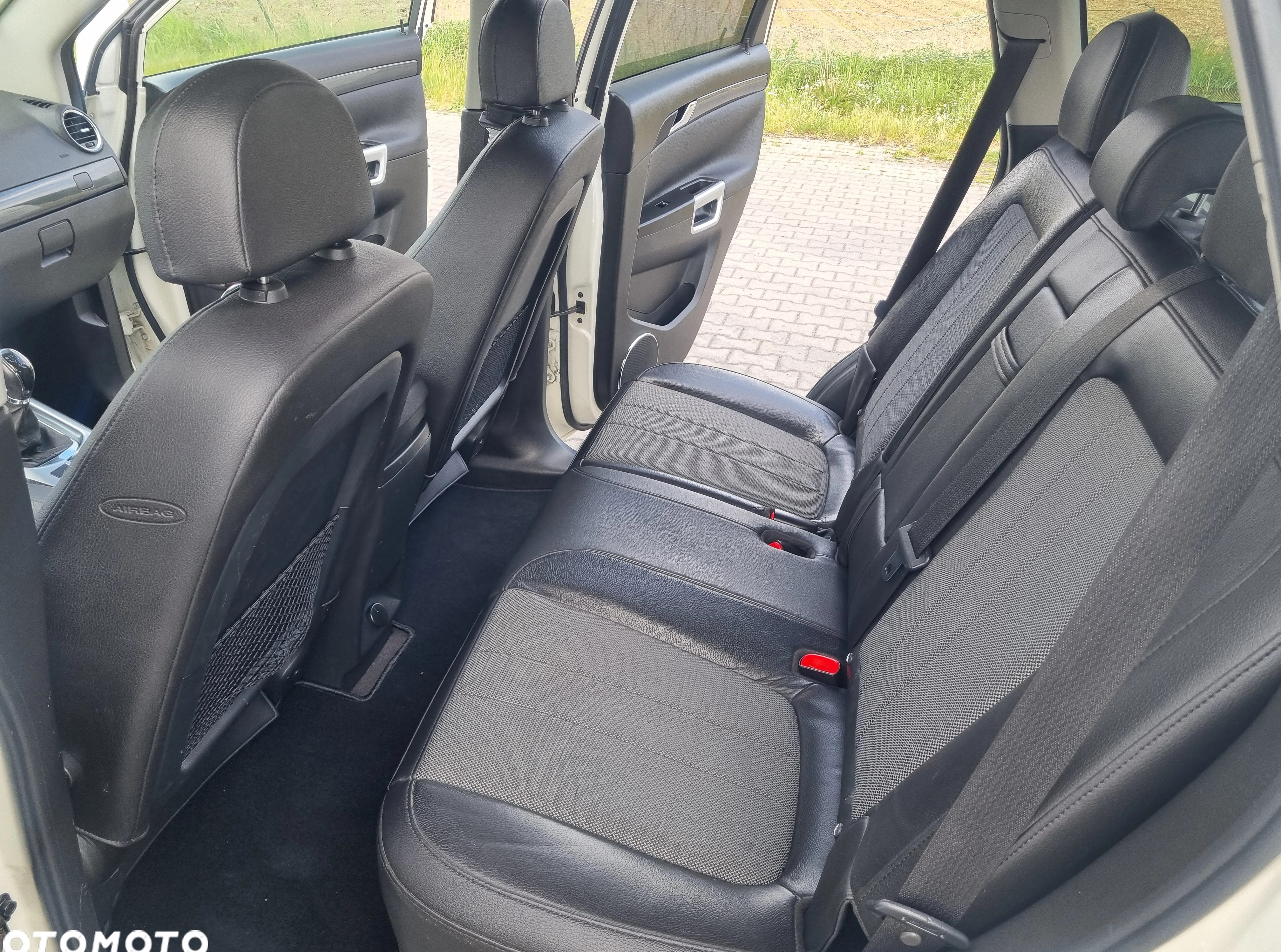 Opel Antara cena 30900 przebieg: 166200, rok produkcji 2012 z Jarocin małe 191